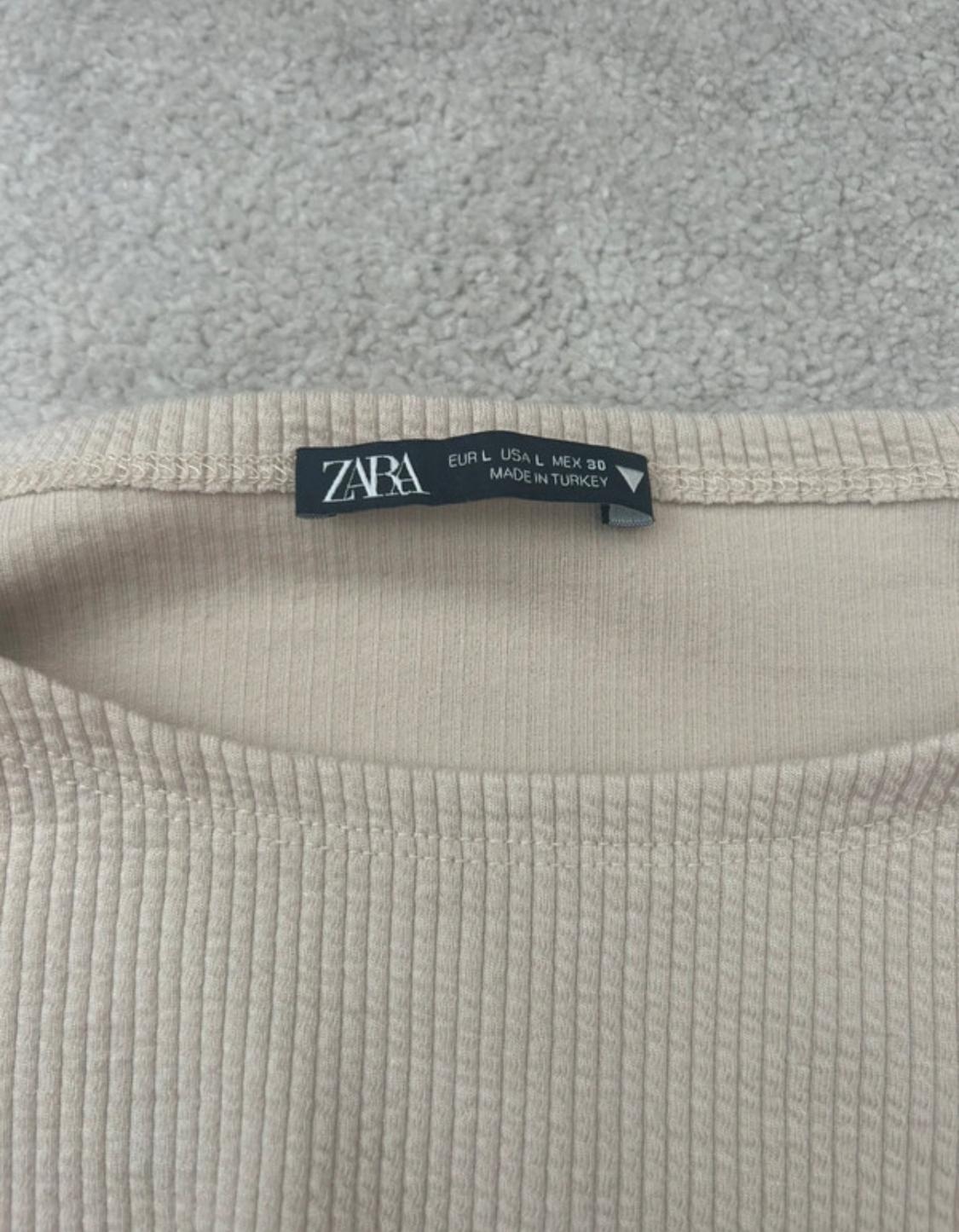CREAM LONG SLEEVED CROP TOP - Image 2