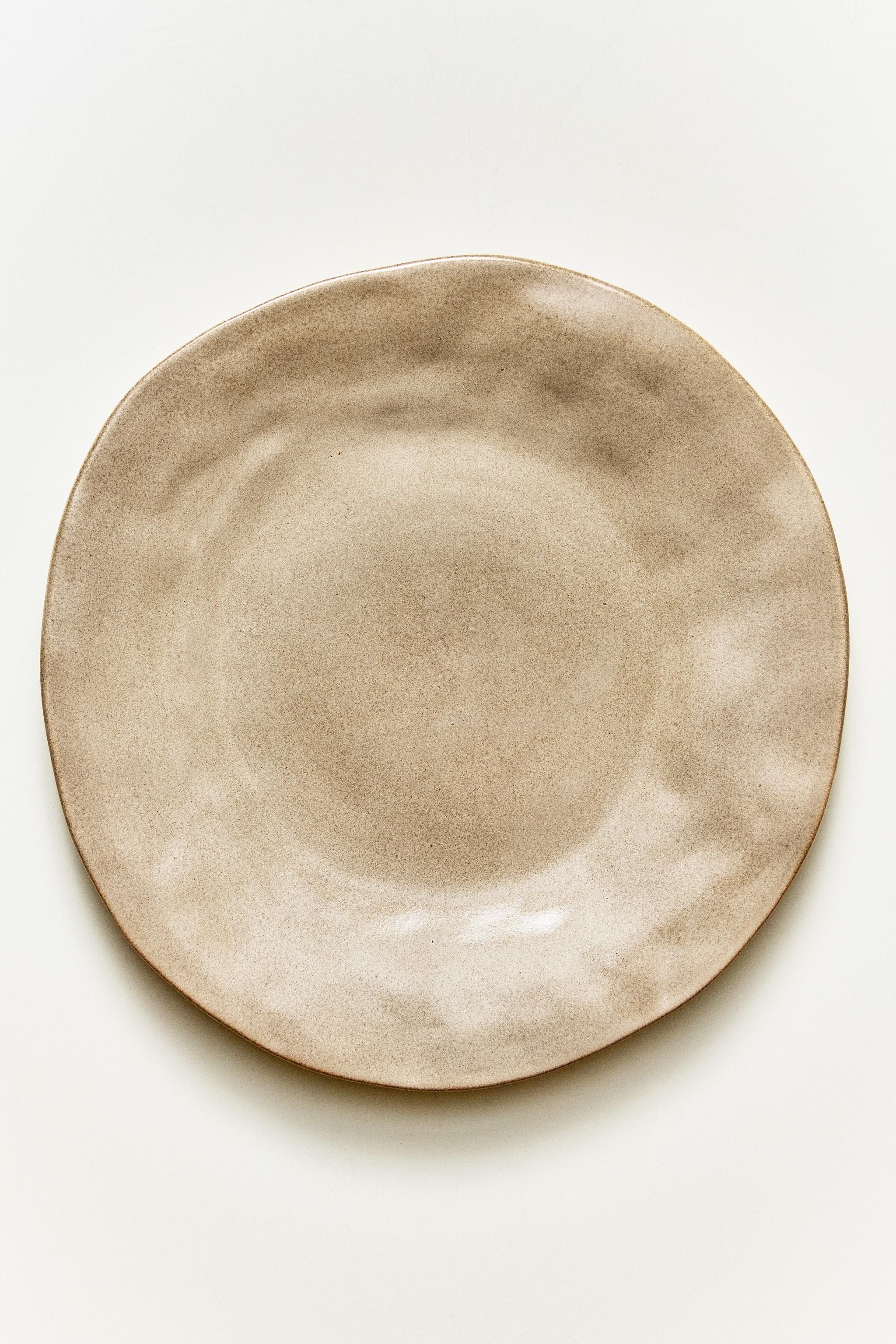 IRREGULAR STONEWARE DINNER PLATE