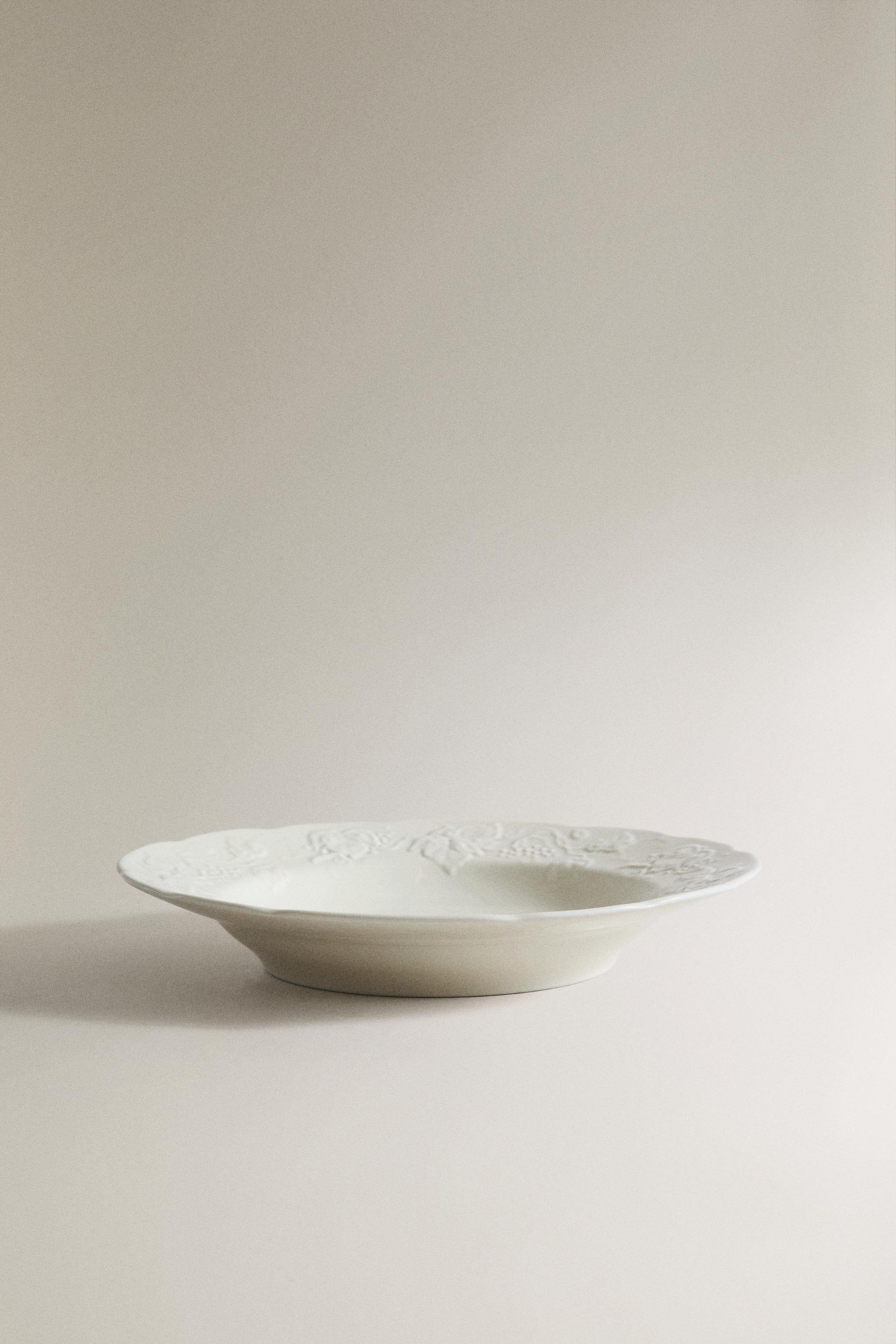 GRAPE RELIEF PORCELAIN SOUP PLATE