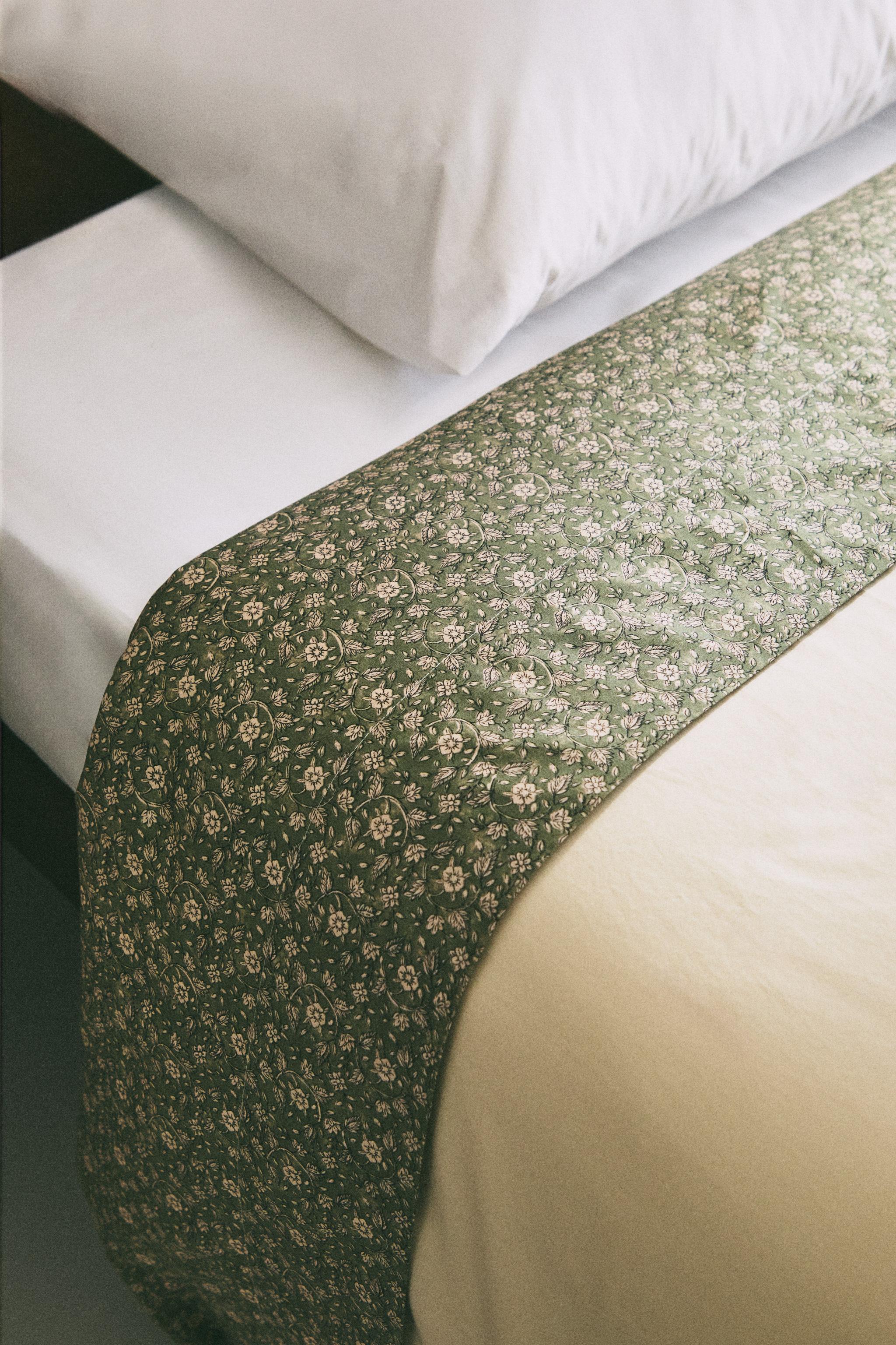 FLORAL PERCALE FLAT SHEET (200 THREAD COUNT)