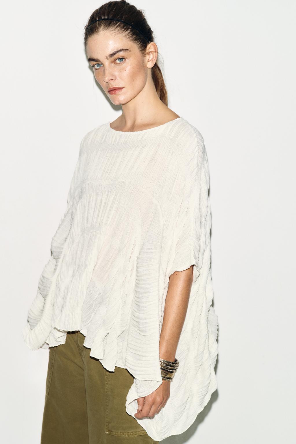 TEXTURED CAPE TOP