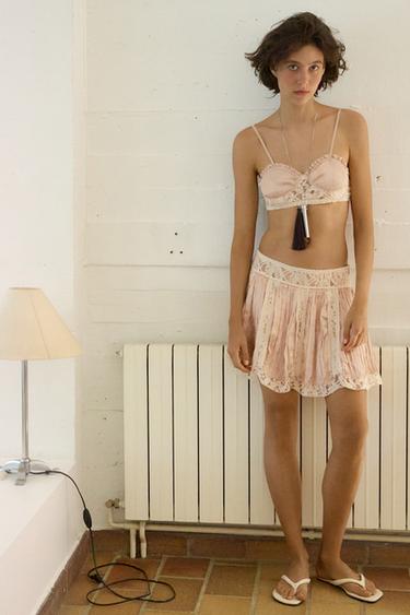 MINI JUPE PLISSÉE DENTELLE FANTAISIE - Rose de Zara