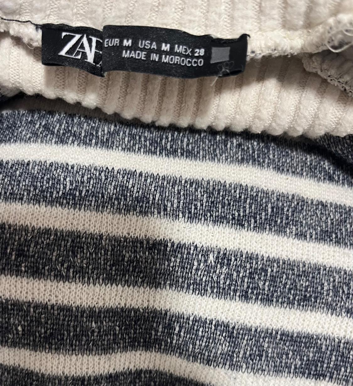 HIGH NECK SWEATSHIRT - Image 4