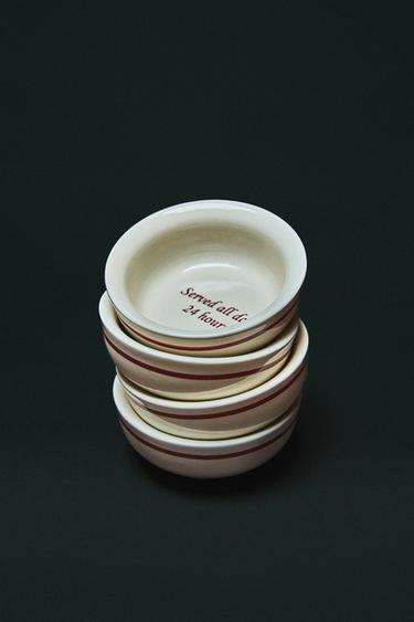 LILLE MORGENMADSSKÅL I PORCELÆN - mørk bordeauxrød fra Zara