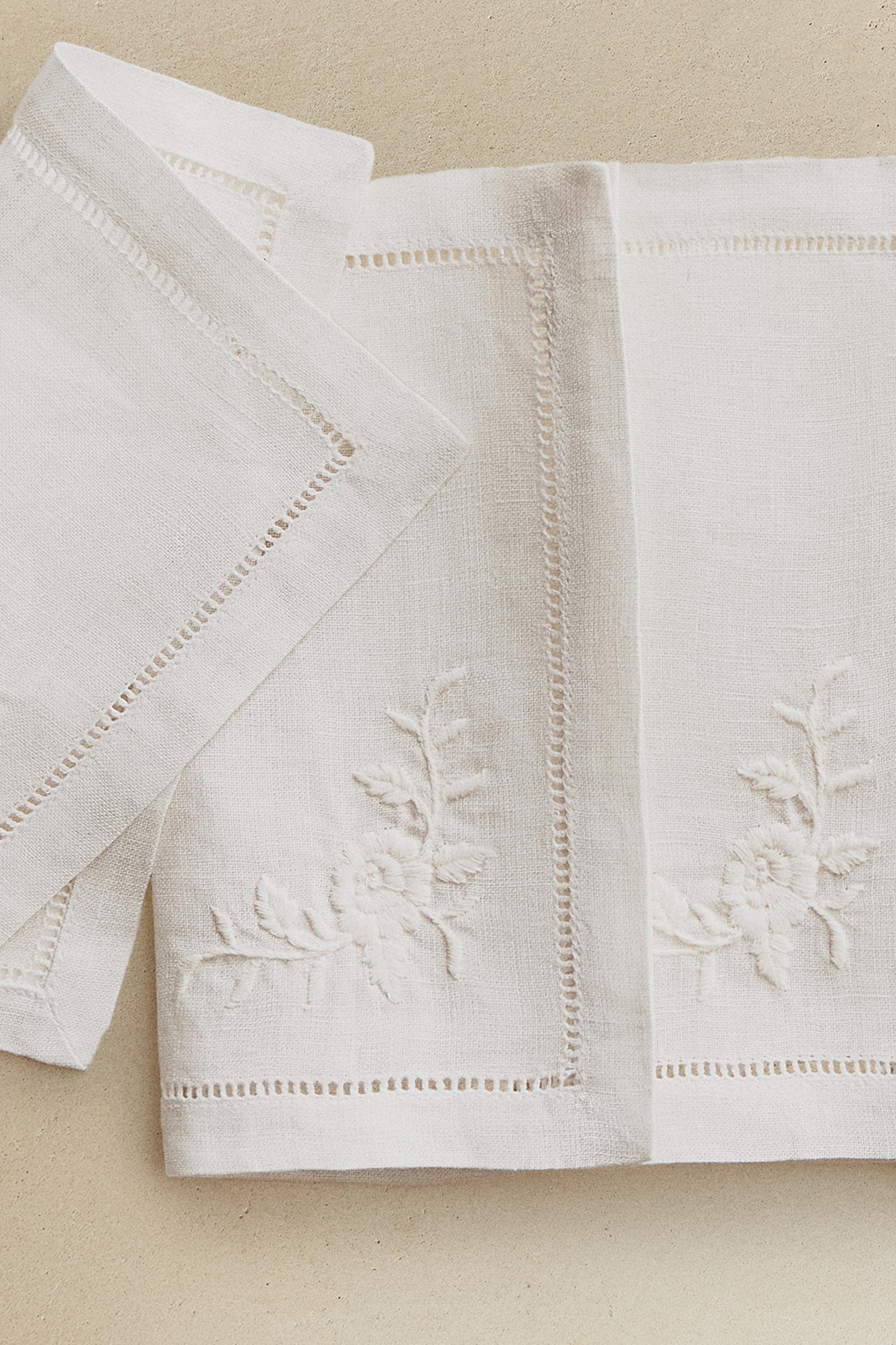 LOT DE 4 SERVIETTES DE TABLE COCKTAIL LIN BRODÉ