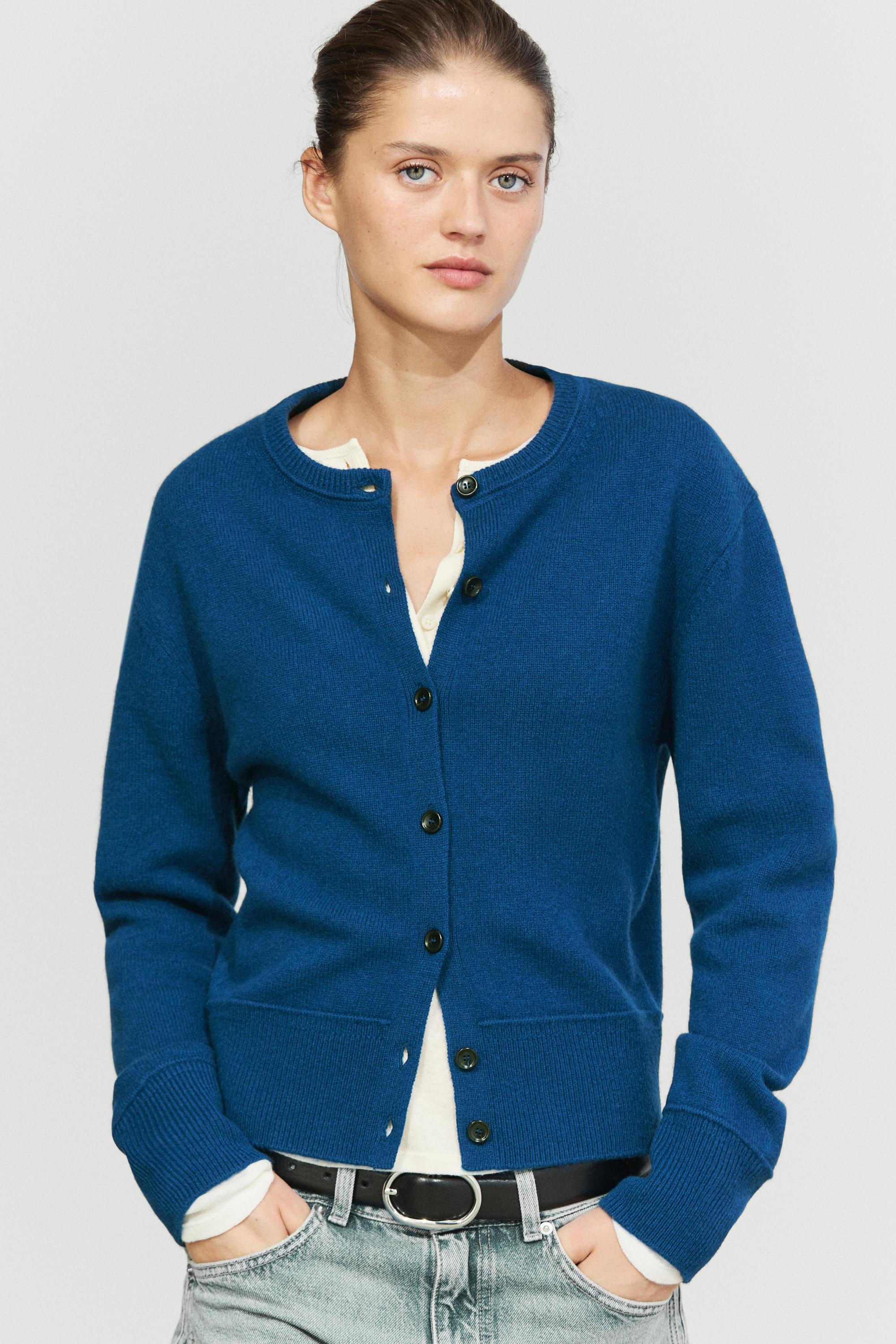 100% Wool Short Knit Cardigan