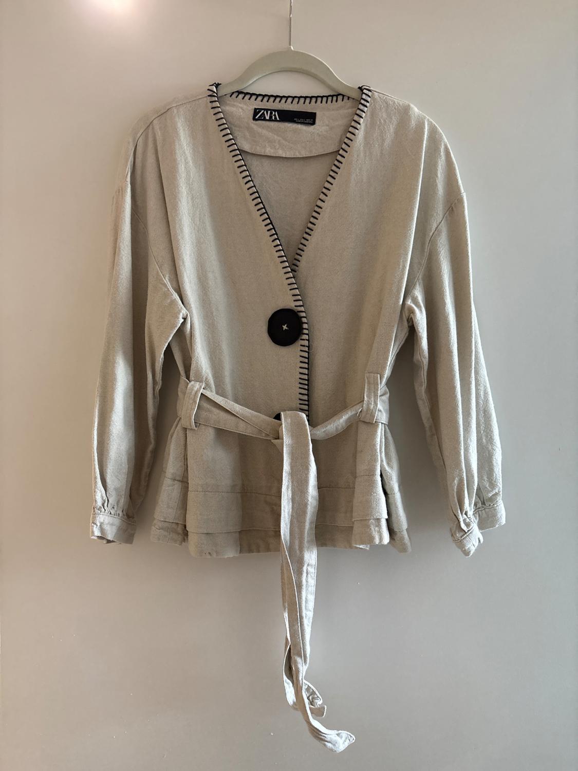 JACKET WITH TOPSTITCHING