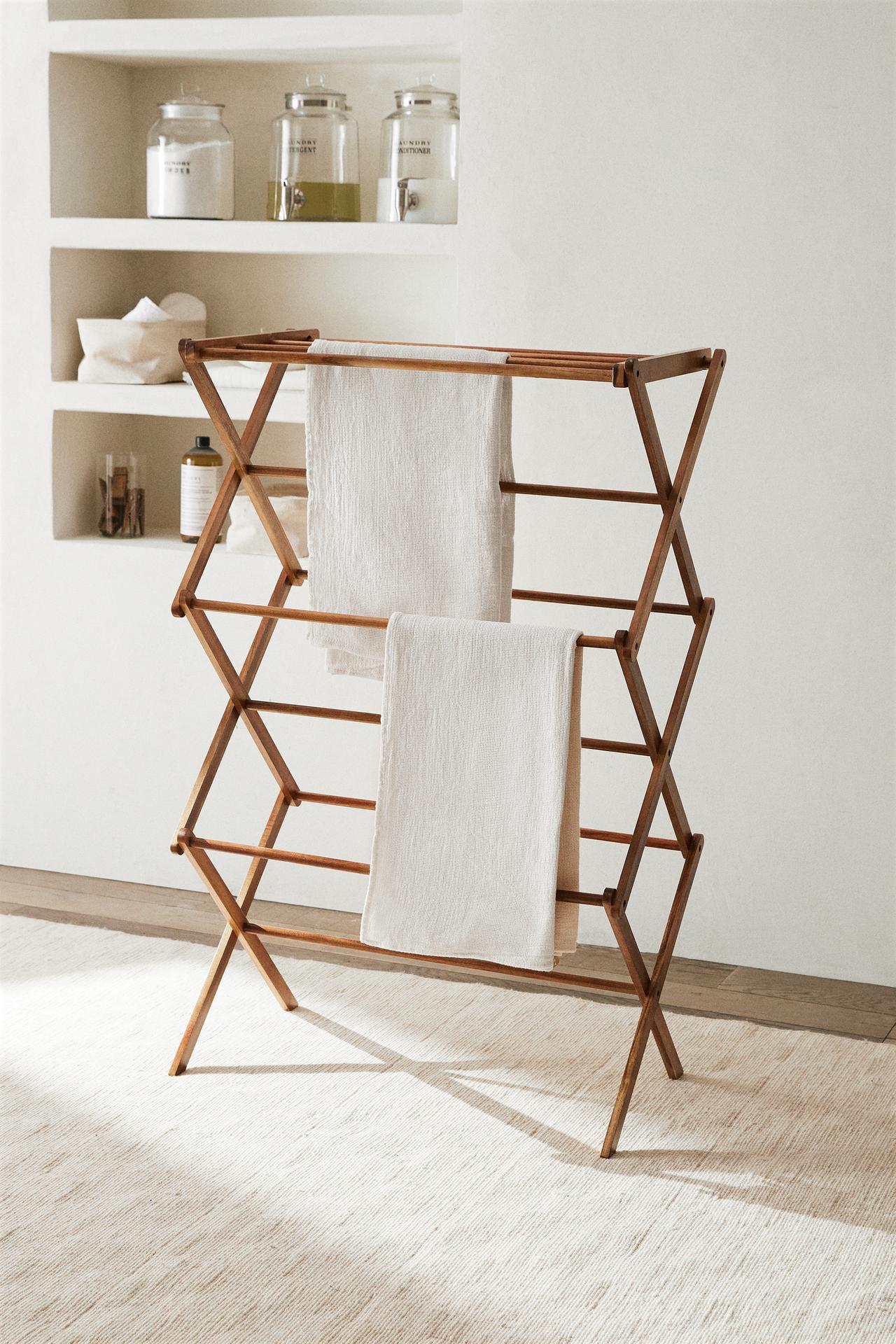 FOLDABLE VERTICAL WOODEN CLOTHES DRYING RACK — Light beige