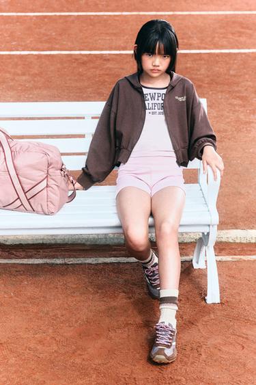 EMBOSSED TEXT HOODIE - Brown by Zara