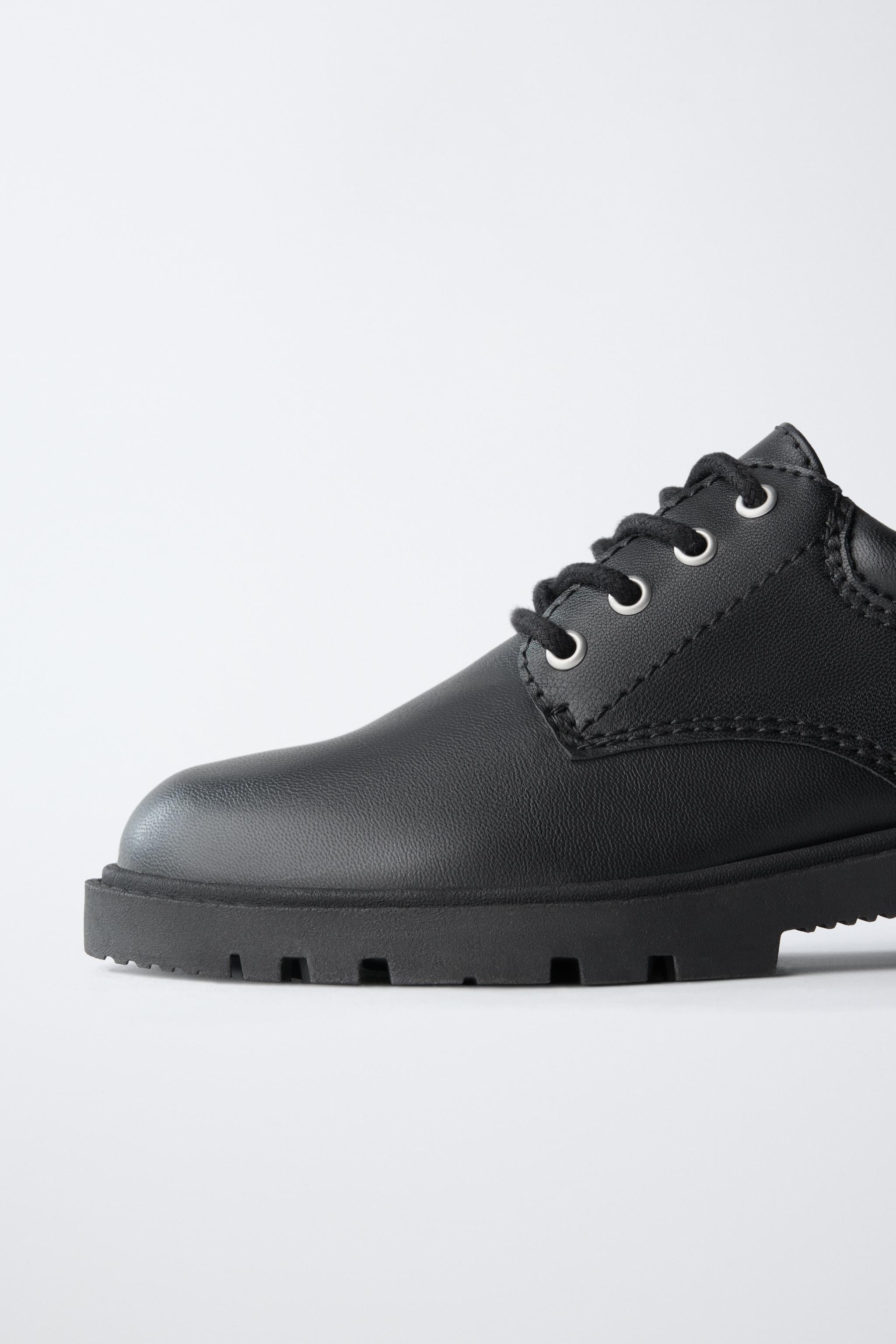 LACE-UP DERBY SHOES