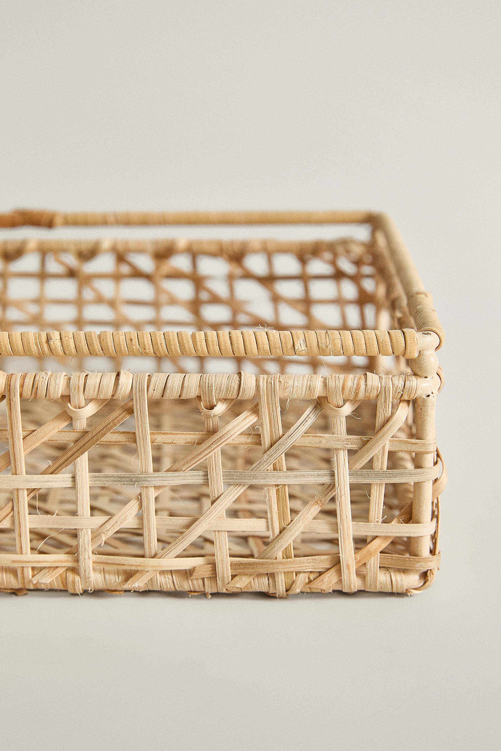 WOVEN RATTAN TRAY