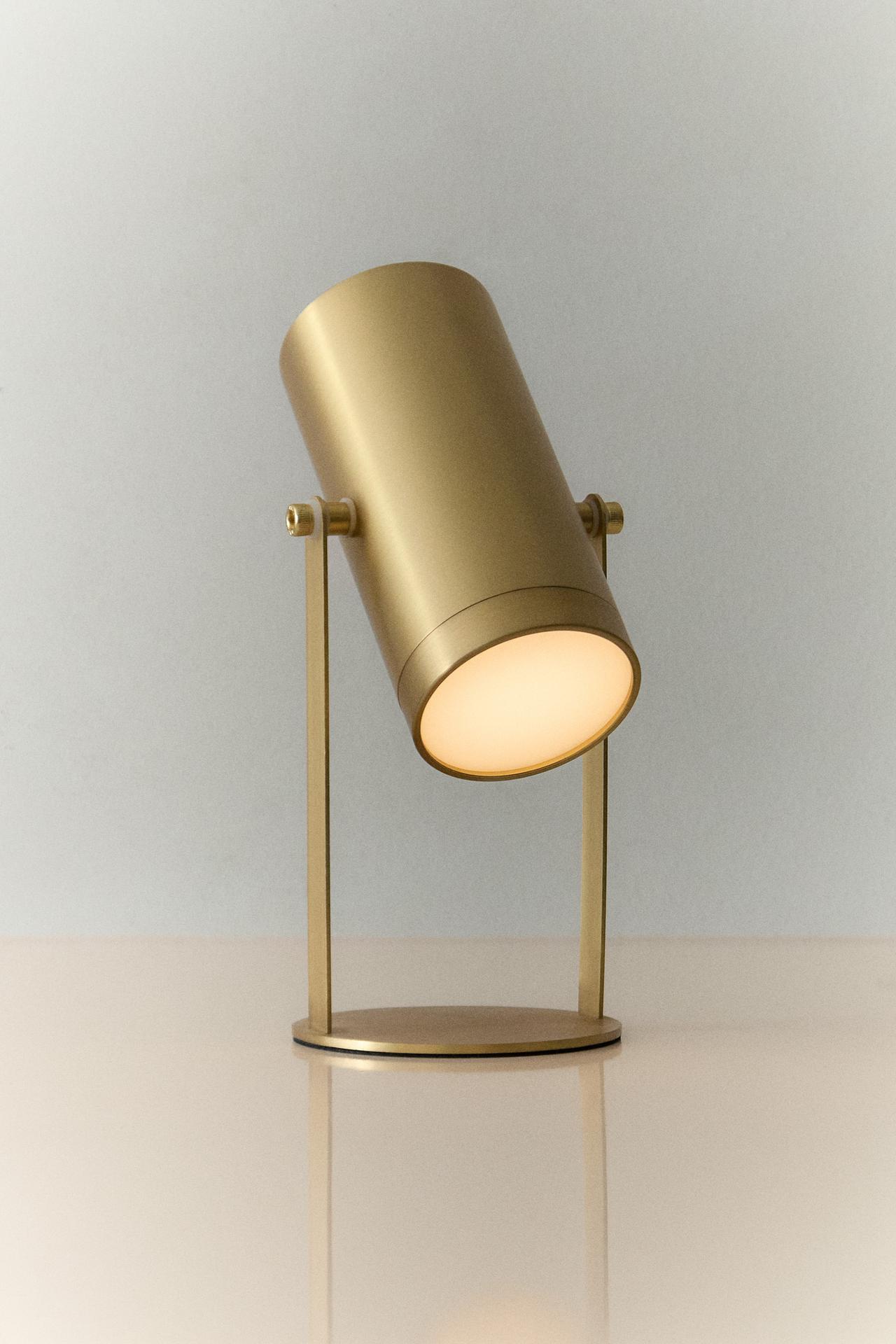 LAMP | CORDLESS USB RECHARGEABLE TABLE SPOTLIGHT — Bronze