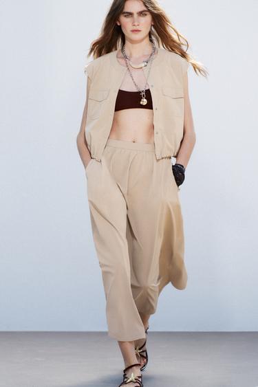 GILET COURT À BAS ÉLASTIQUE - Camel moyen de Zara