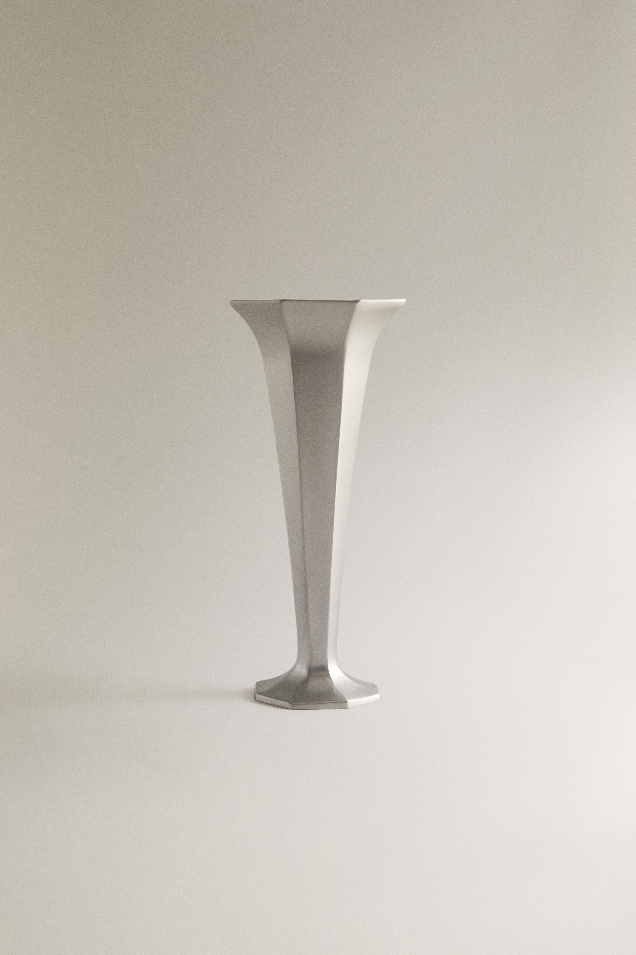 LARGE FACETED VASE | STUDIO MARY LENNOX