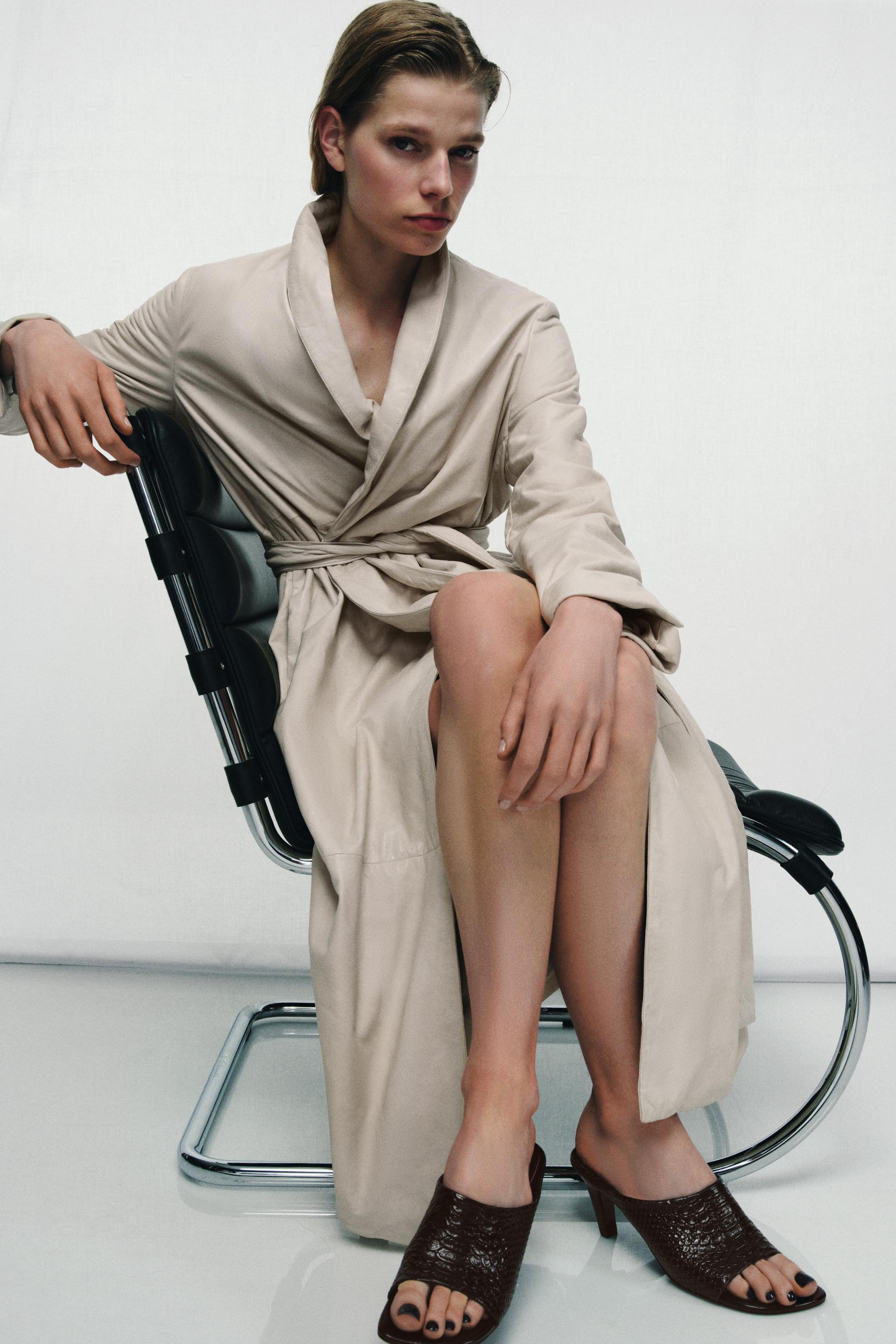 SANDALES EN CUIR MULES ÉDITION LIMITÉE