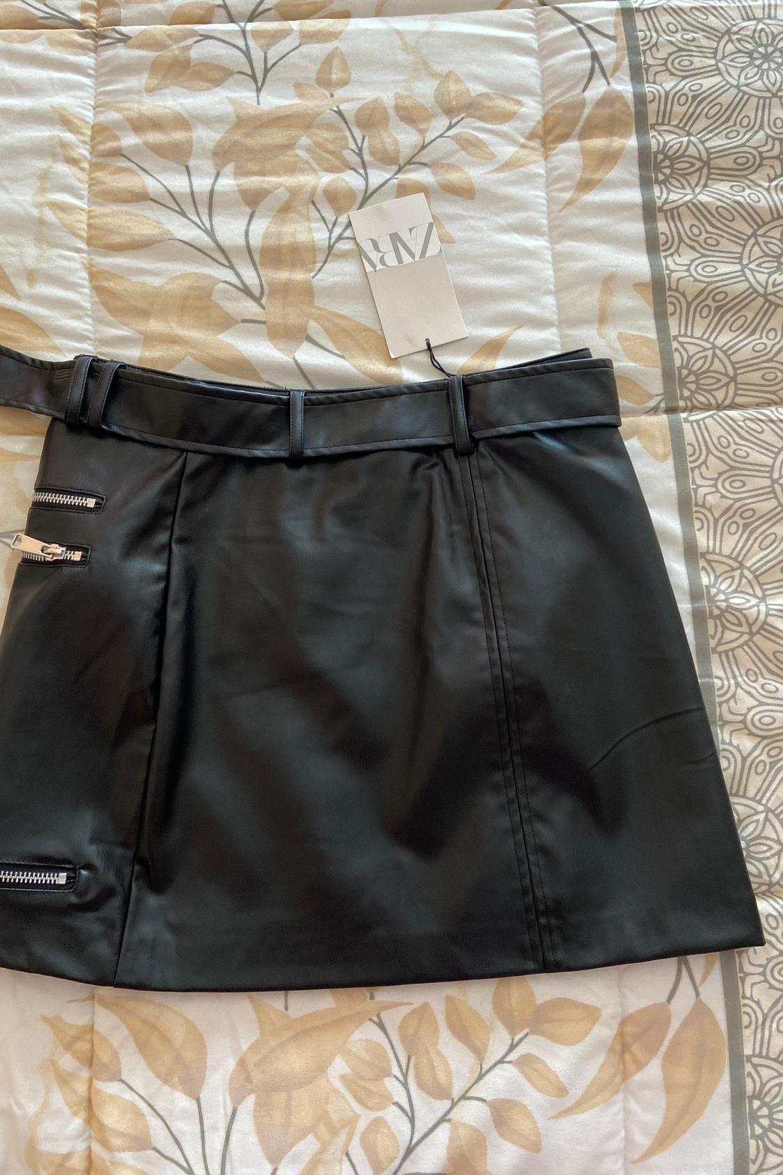 FAUX LEATHER SKIRT WITH ZIPS - Image 2