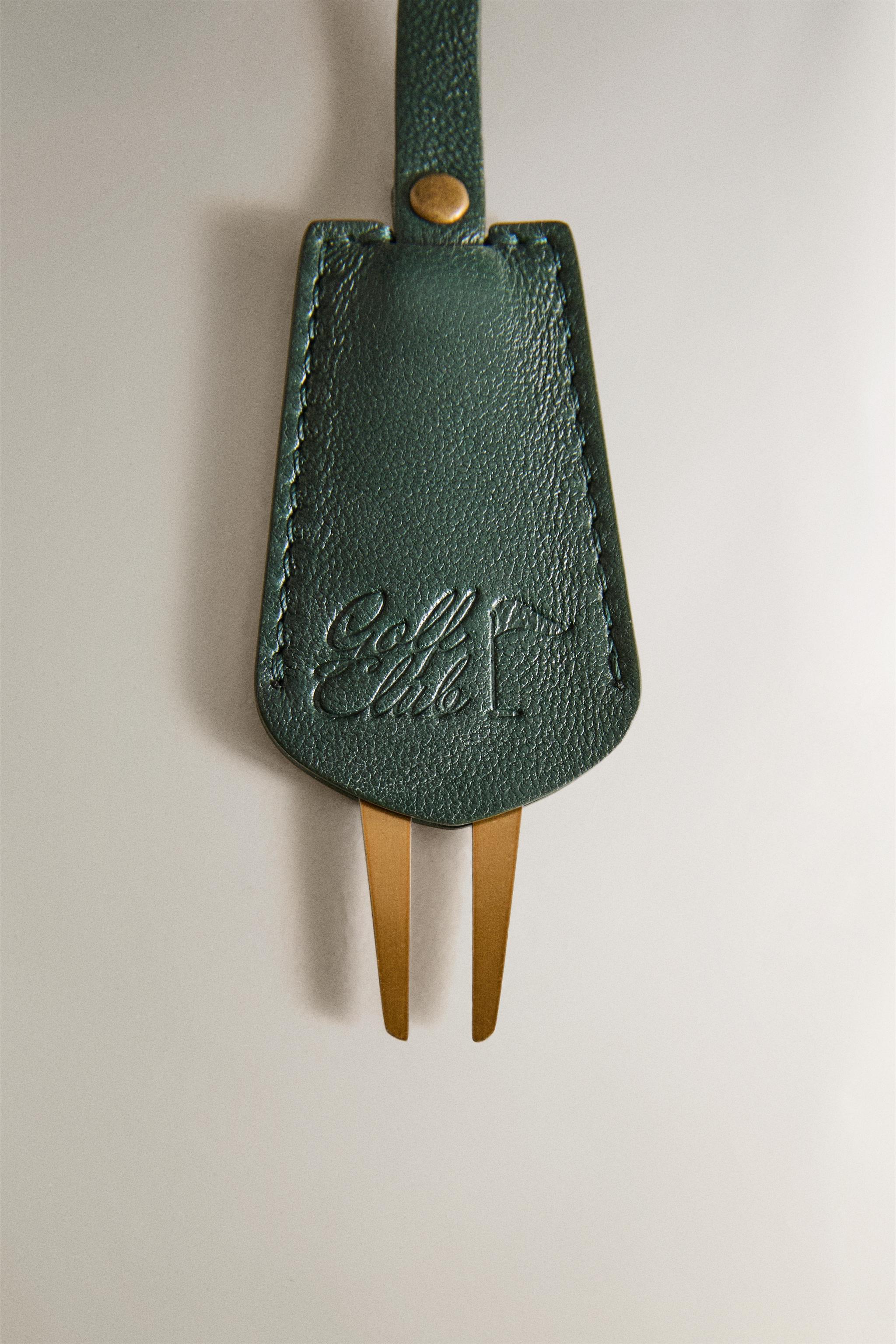 GOLF DIVOT REPAIR TOOL