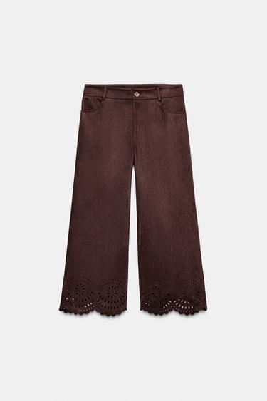 PANTALÓN CULOTTE EFECTO ANTE BAJO TROQUELADO - Marrón de Zara
