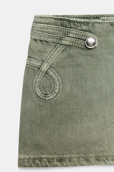 SHORT MINI À BOUTONS - Vert de Zara - Image 4