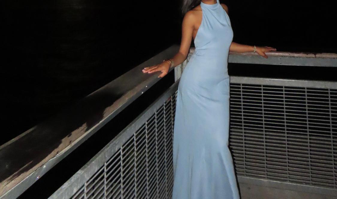 FLOWY HALTER DRESS - Image 4