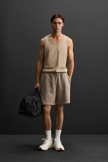 SHORTS JOGGER - رمل الخاص بـ Zara
