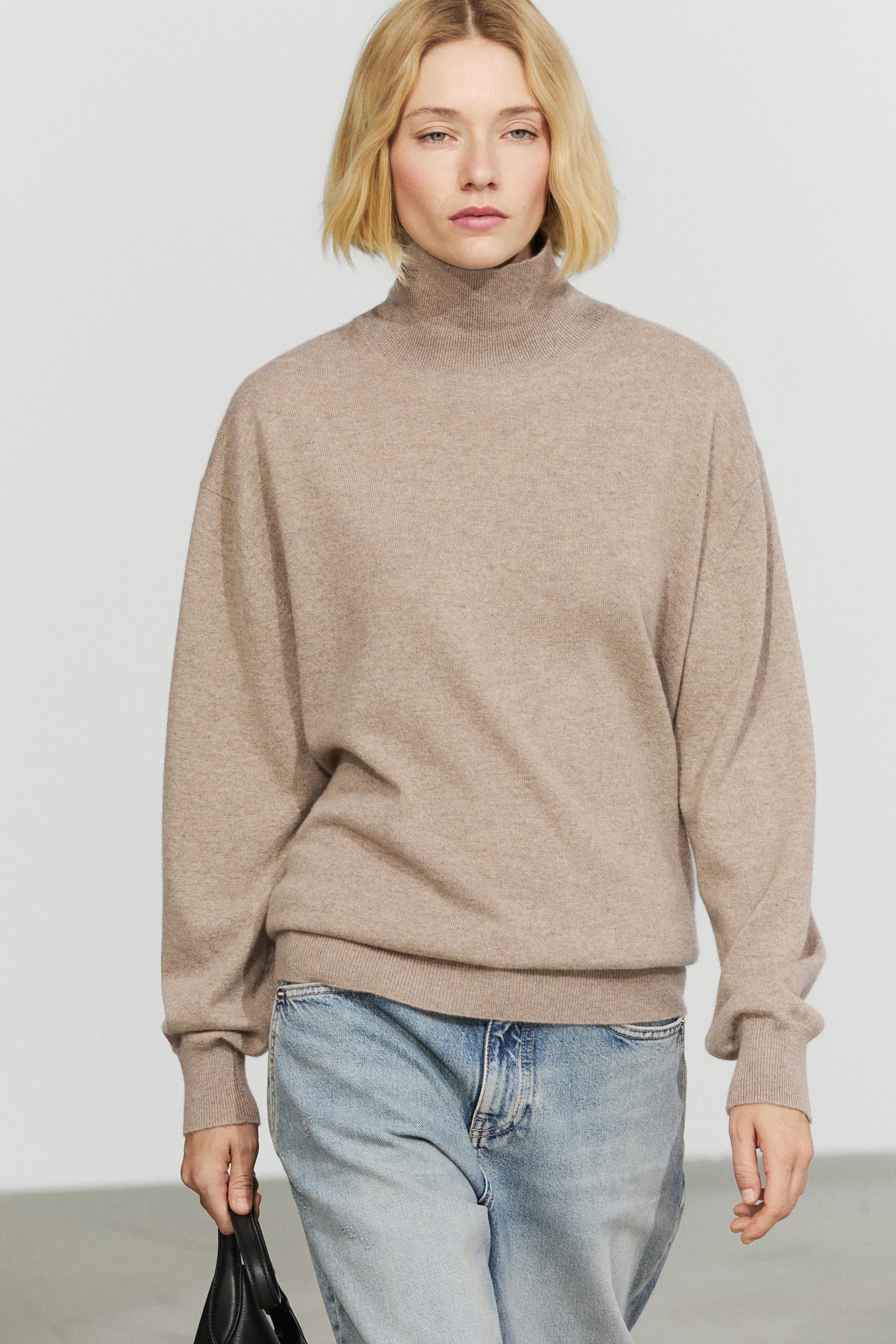 100% cashmere high neck knit sweater — Beige