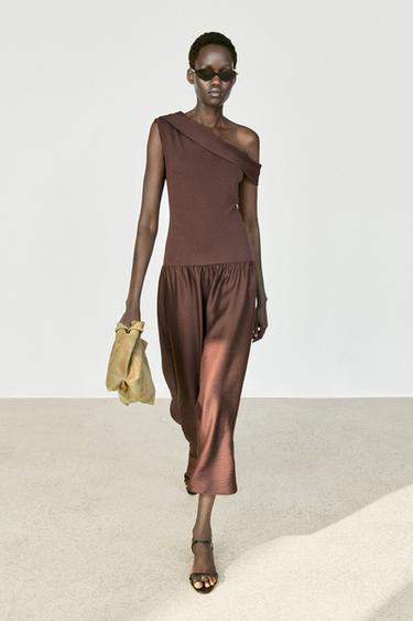 Vestido midi hombro descubierto - Marrón oscuro de Zara - Imagen 0