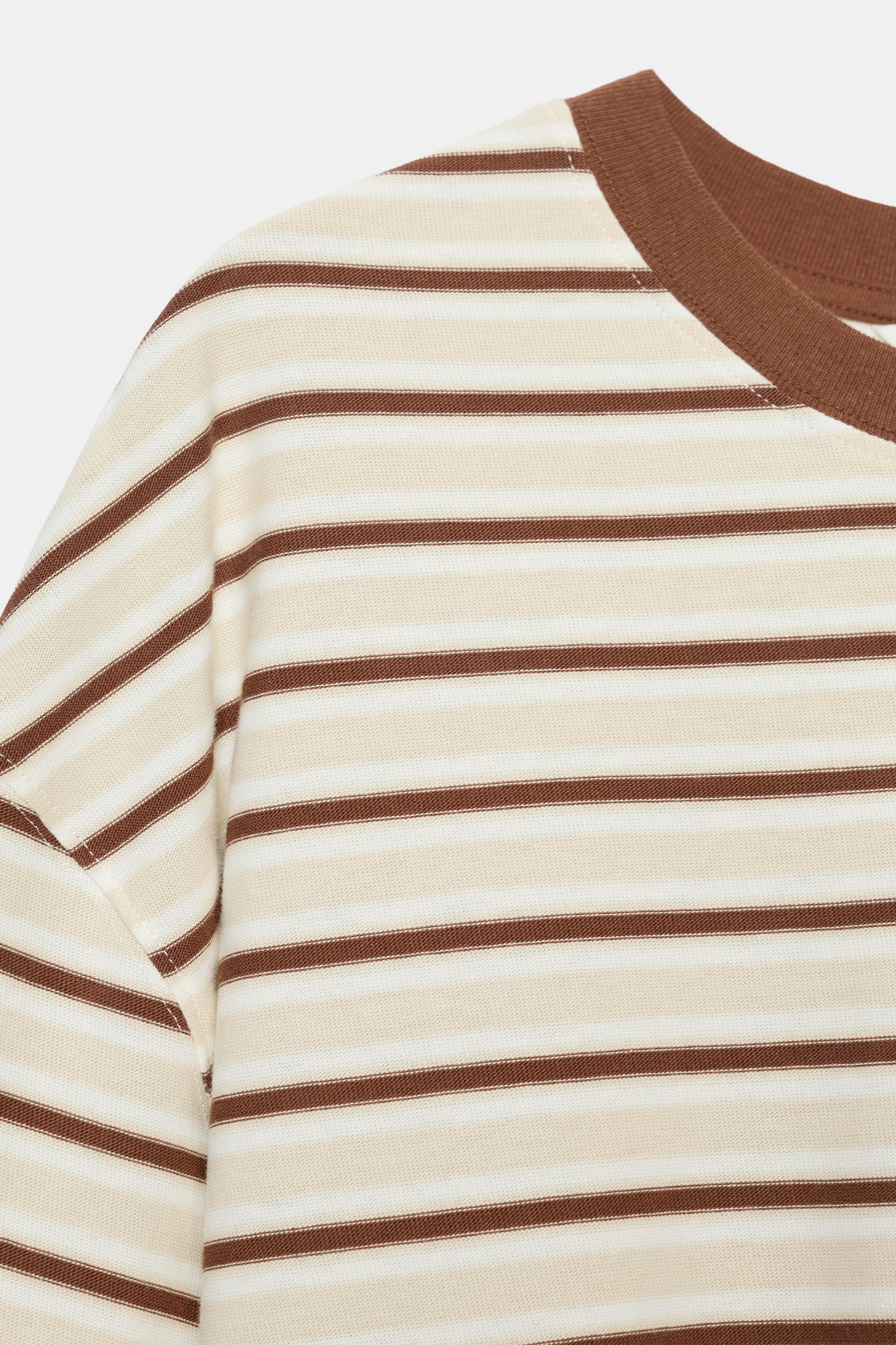 CONTRAST STRIPE T-SHIRT