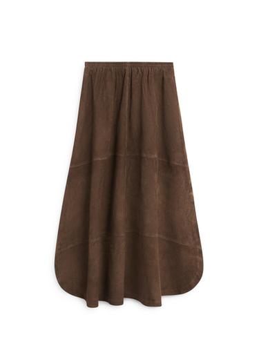 Jupe midi en cuir effet daim - Marron de Zara