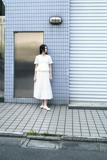 ZW COLLECTION ゴデット刺繍トップスホワイト0ZaraのZW COLLECTION ゴデット刺繍トップス - ホワイト - 画像 0