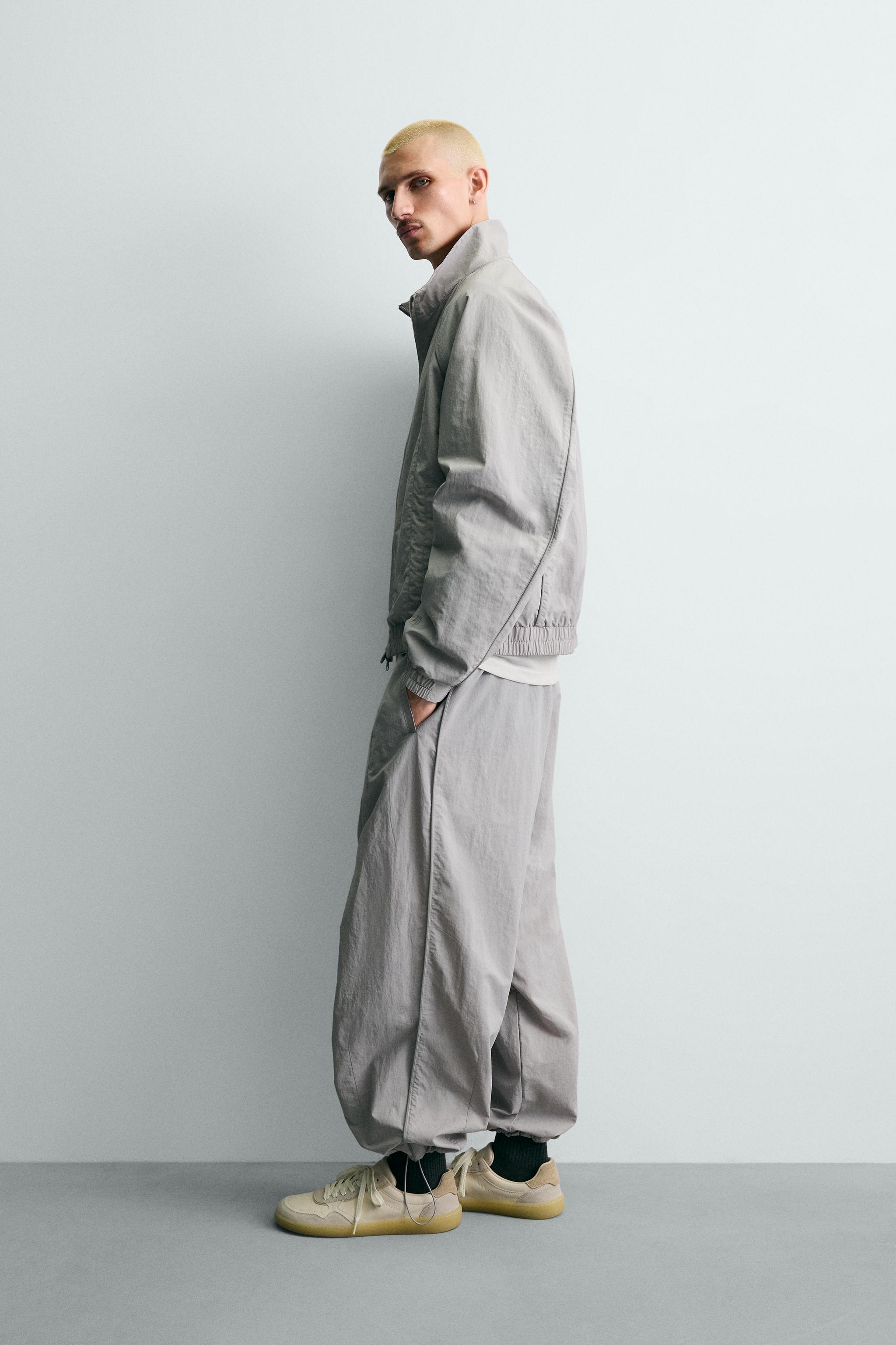 PANTALON JOGGER TECHNIQUE À BANDES CONTRASTE