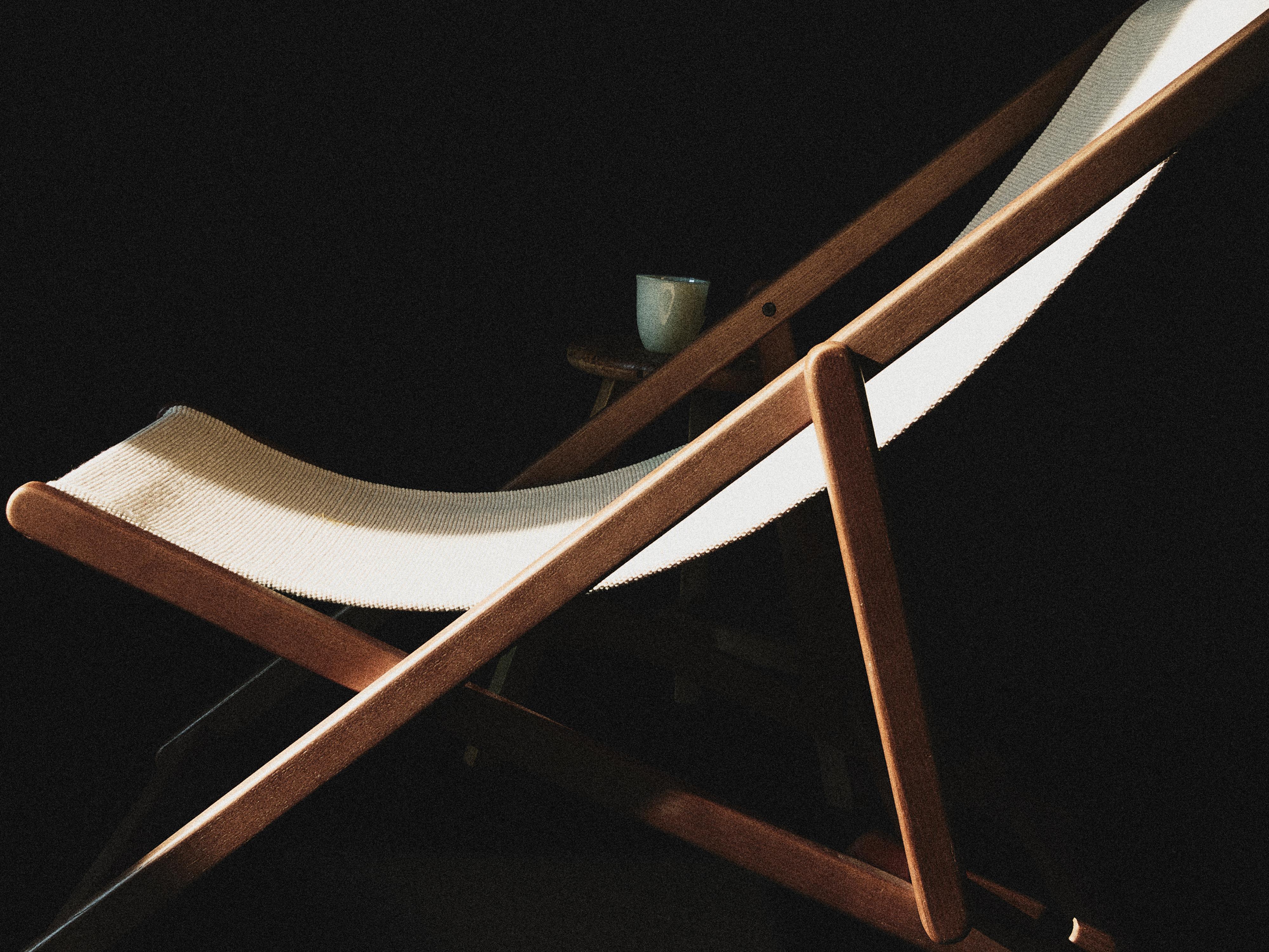 WOOD AND COTTON FOLDING LOUNGER — Ecru
