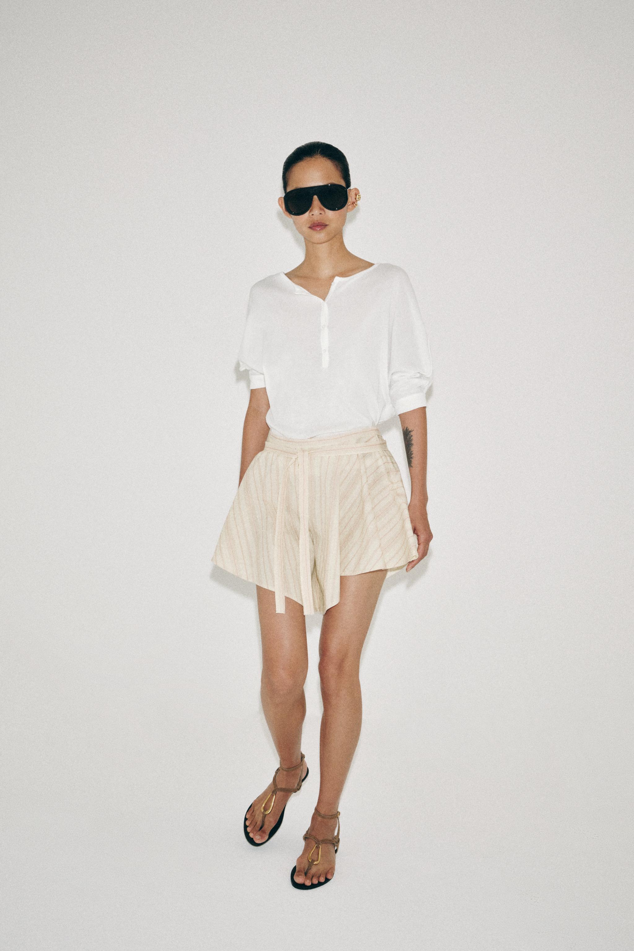 ZW COLLECTION ストライププリーツショートパンツ - ストライプ | ZARA