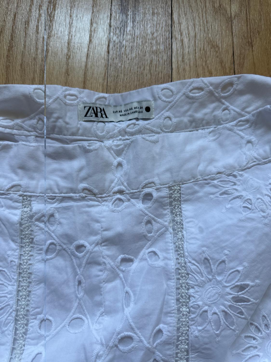 EMBROIDERED EYELET SHORTS - Image 2