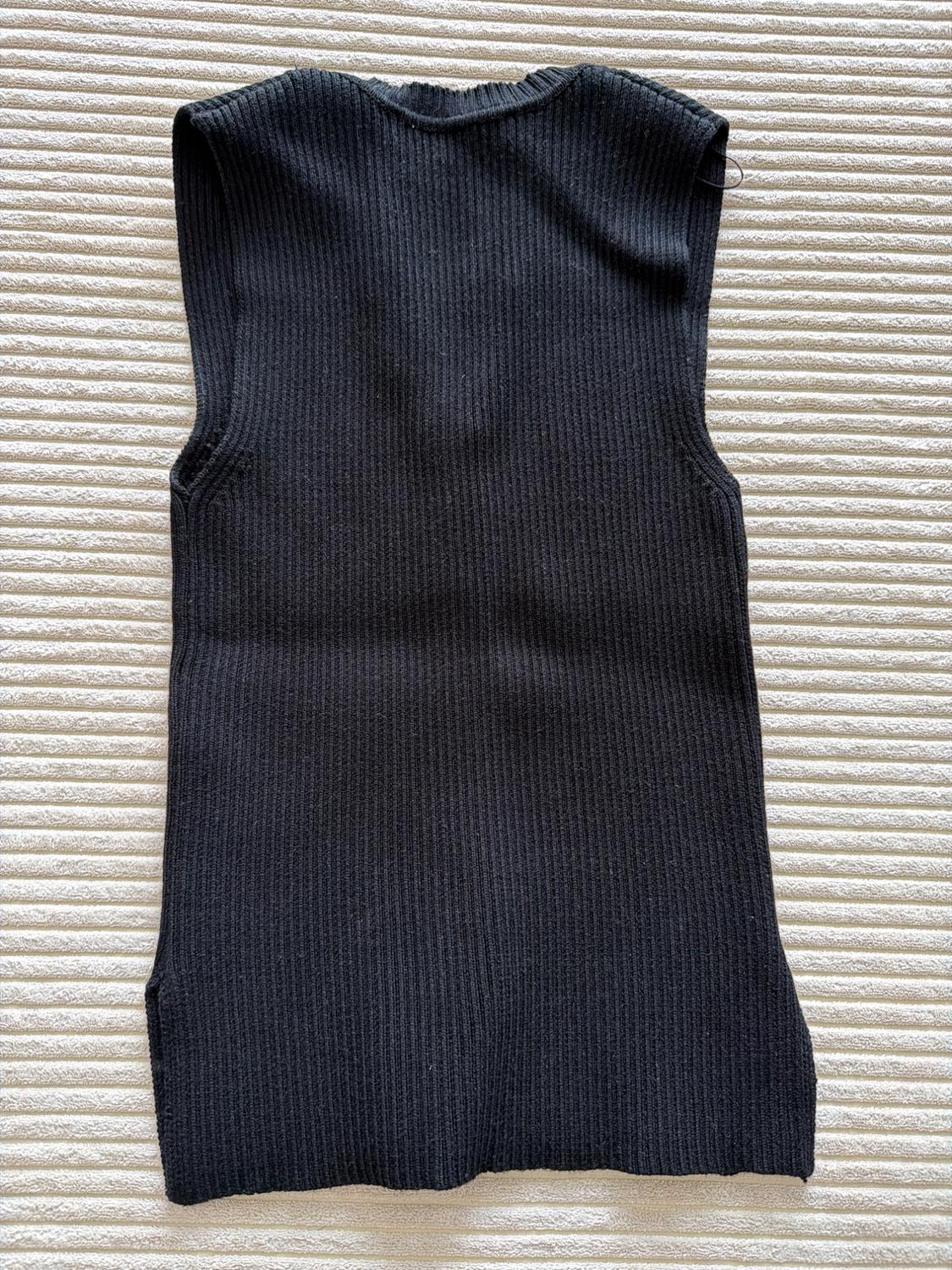 SLEEVELESS TOP - Image 4