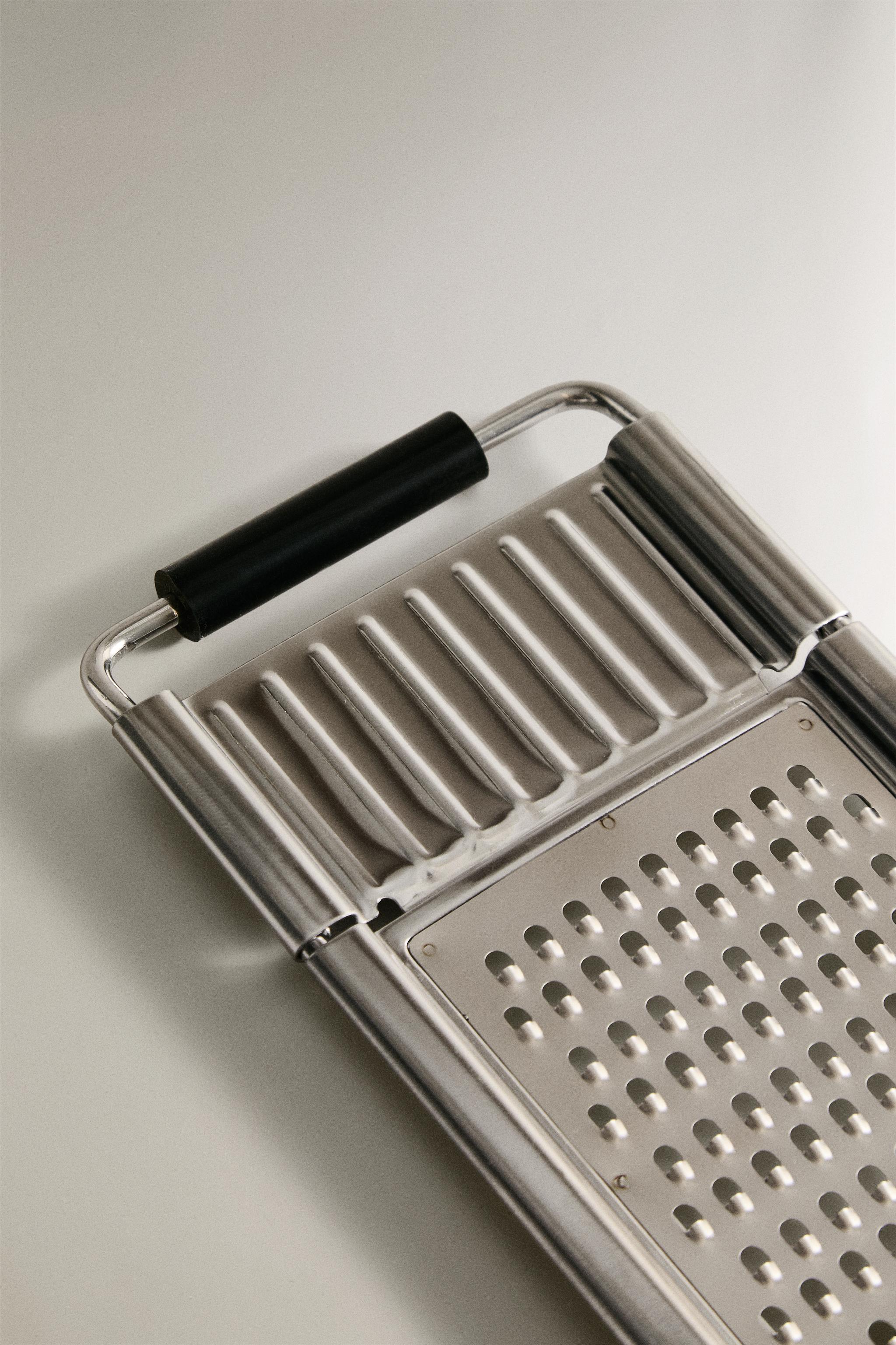 OAK MANDOLINE WITH REFILLS — Light brown