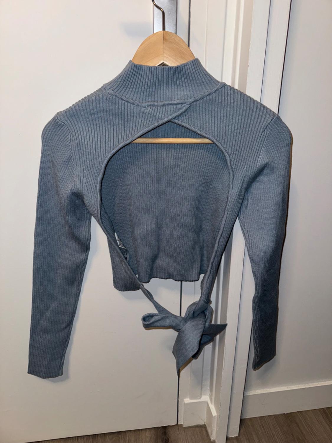 KNIT SWEATER WITH CUT-OUT DETAIL - Image 2