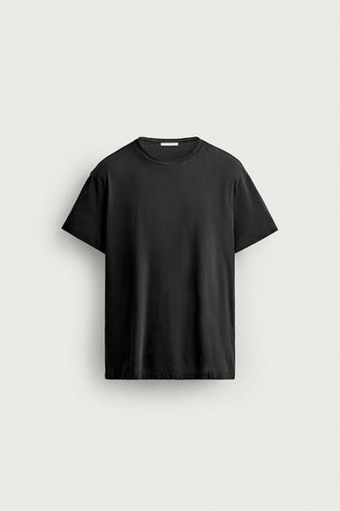 БАЗОВАЯ ФУТБОЛКА С НЕОБРАБОТАННЫМИ КРАЯМИ — ЧЕРНЫЙ от Zara