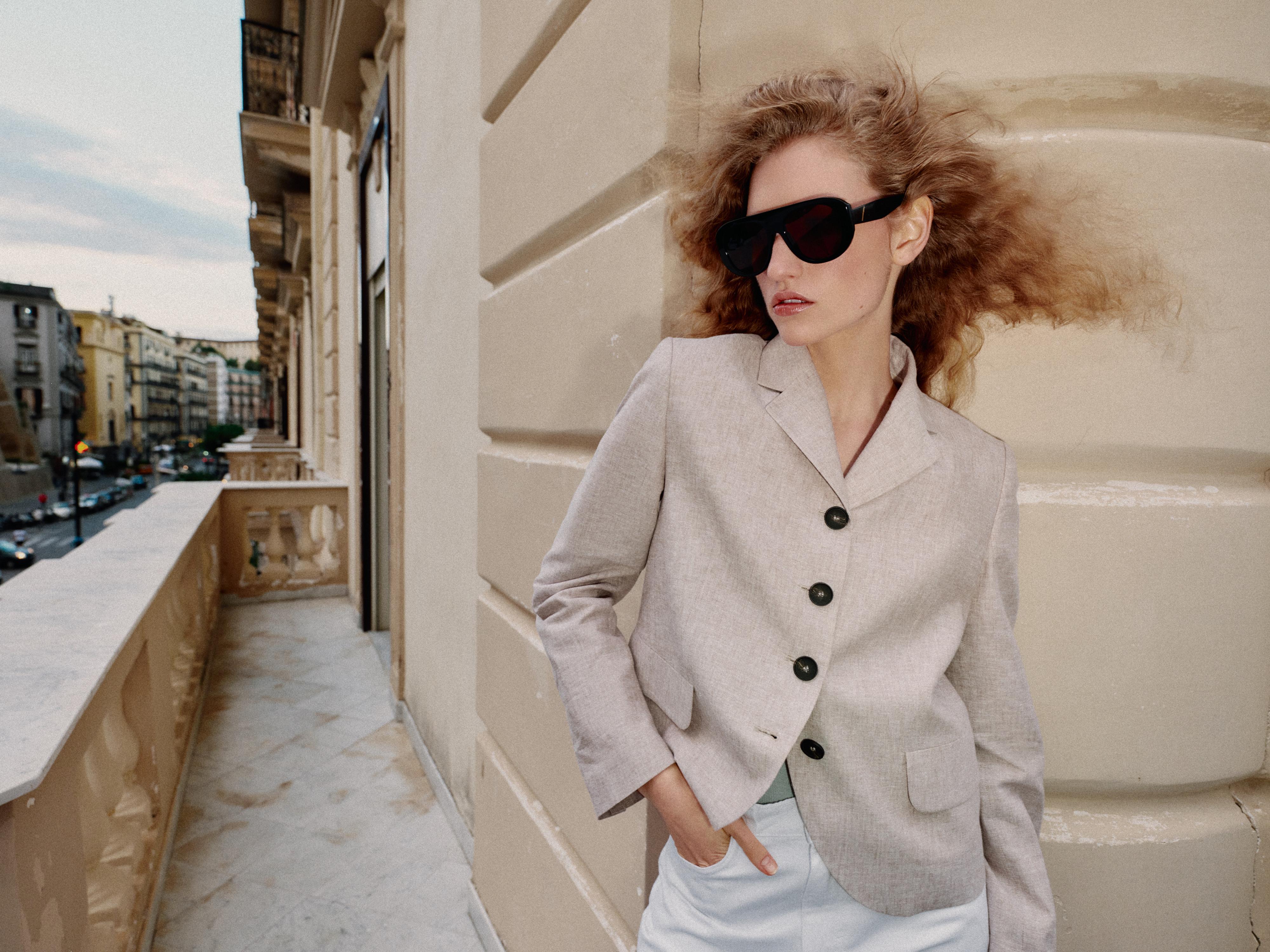 STRAIGHT CUT LINEN BLAZER WITH DARTS