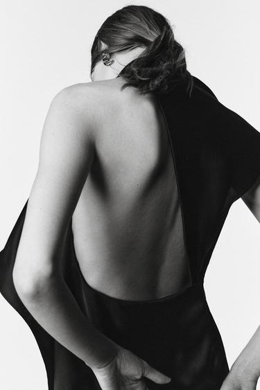 فستان قصير CUT OUT إصدار محدود - أسود by Zara