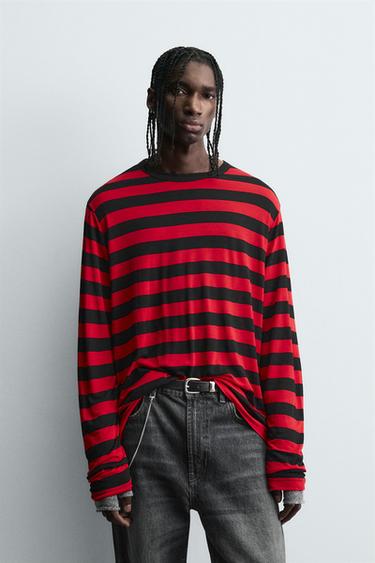 T-SHIRT À RAYURES EN CONTRASTE - Rouge de Zara