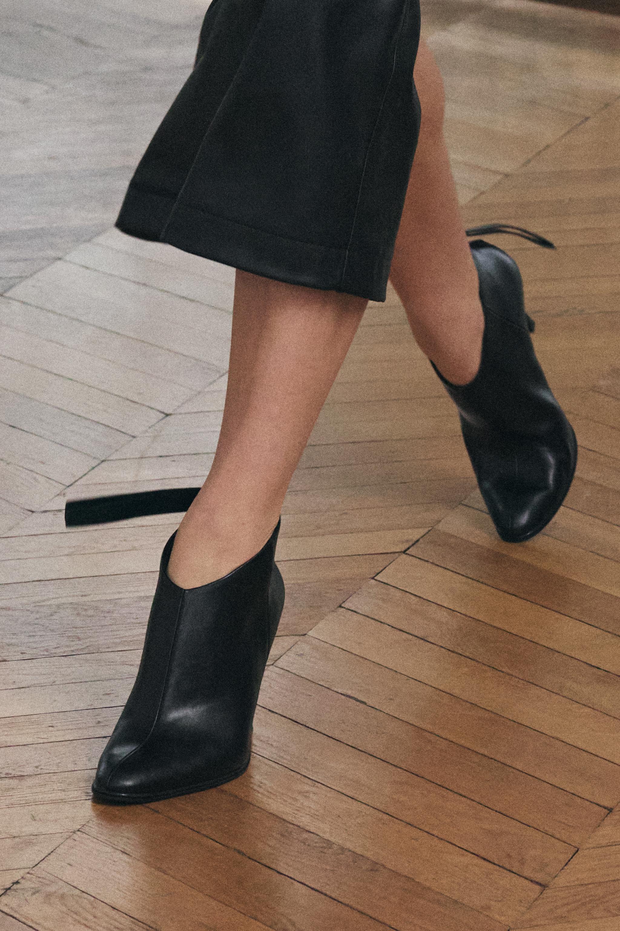 PULL TAB HIGH HEEL ANKLE BOOTS