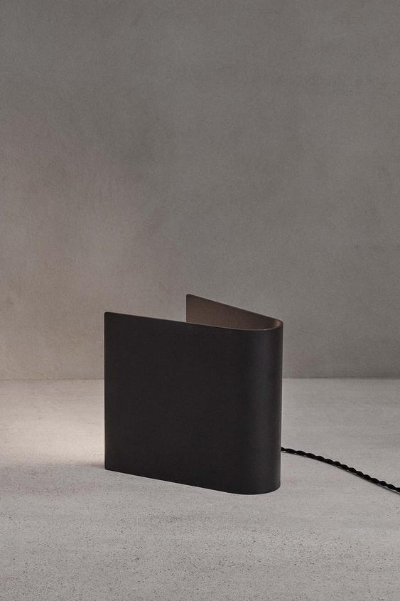 SPOTLIGHT 01 - Negro de Zara - Imagen 0