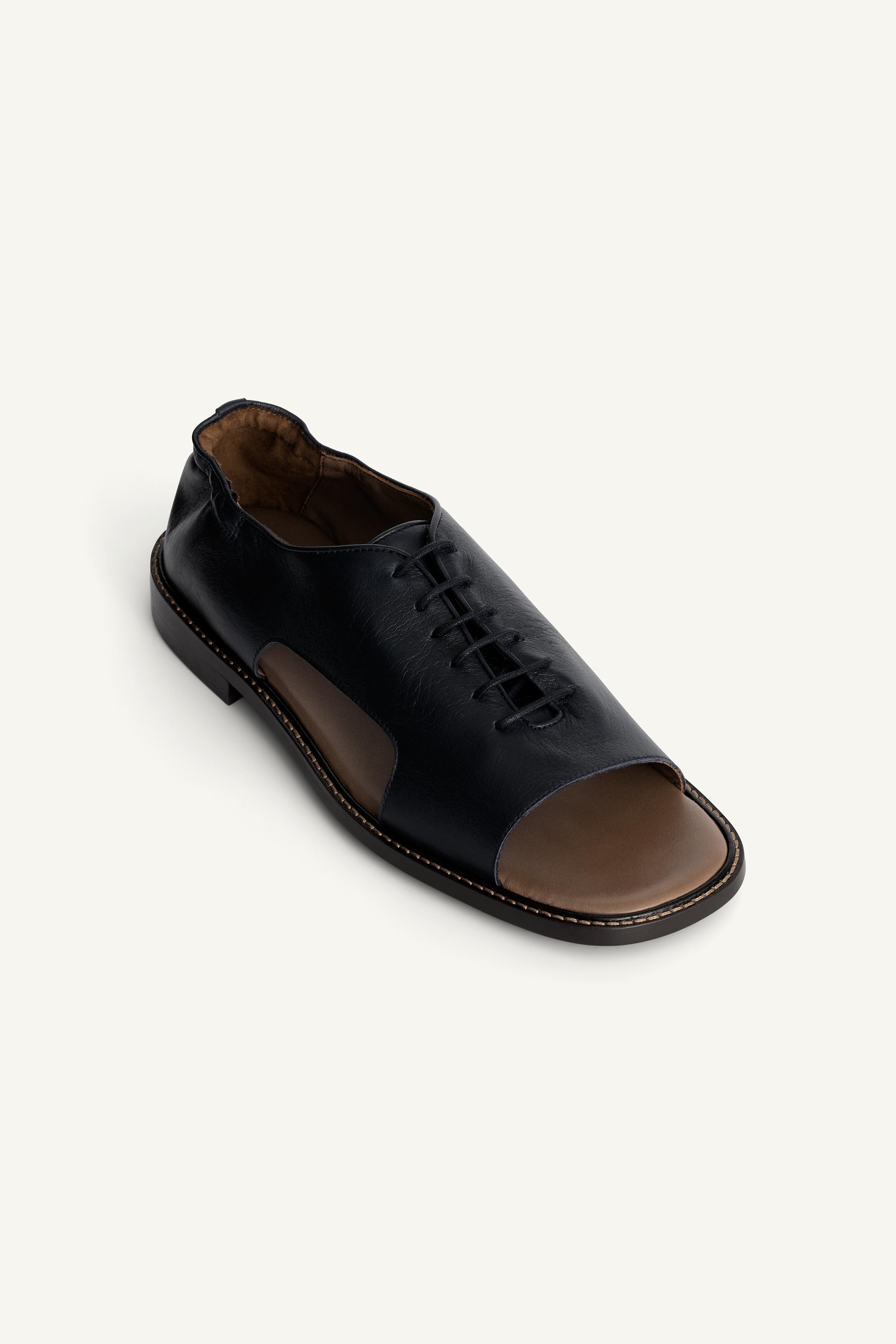 LEATHER SHOES