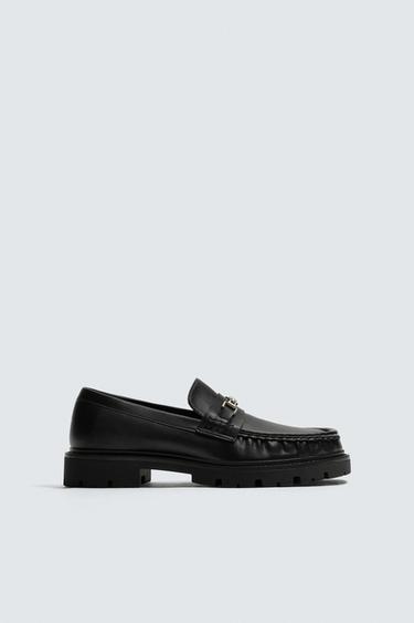 MOCASÍN APLIQUE METÁLICO - Negro de Zara