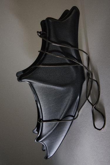CAJA RÍGIDA MANGA MURCIÉLAGO - Negro de Zara