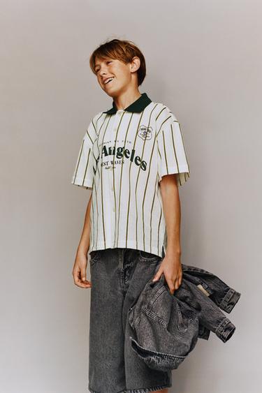 قميص محاك مخطط بنص - شريط أخضر الخاص بـ Zara