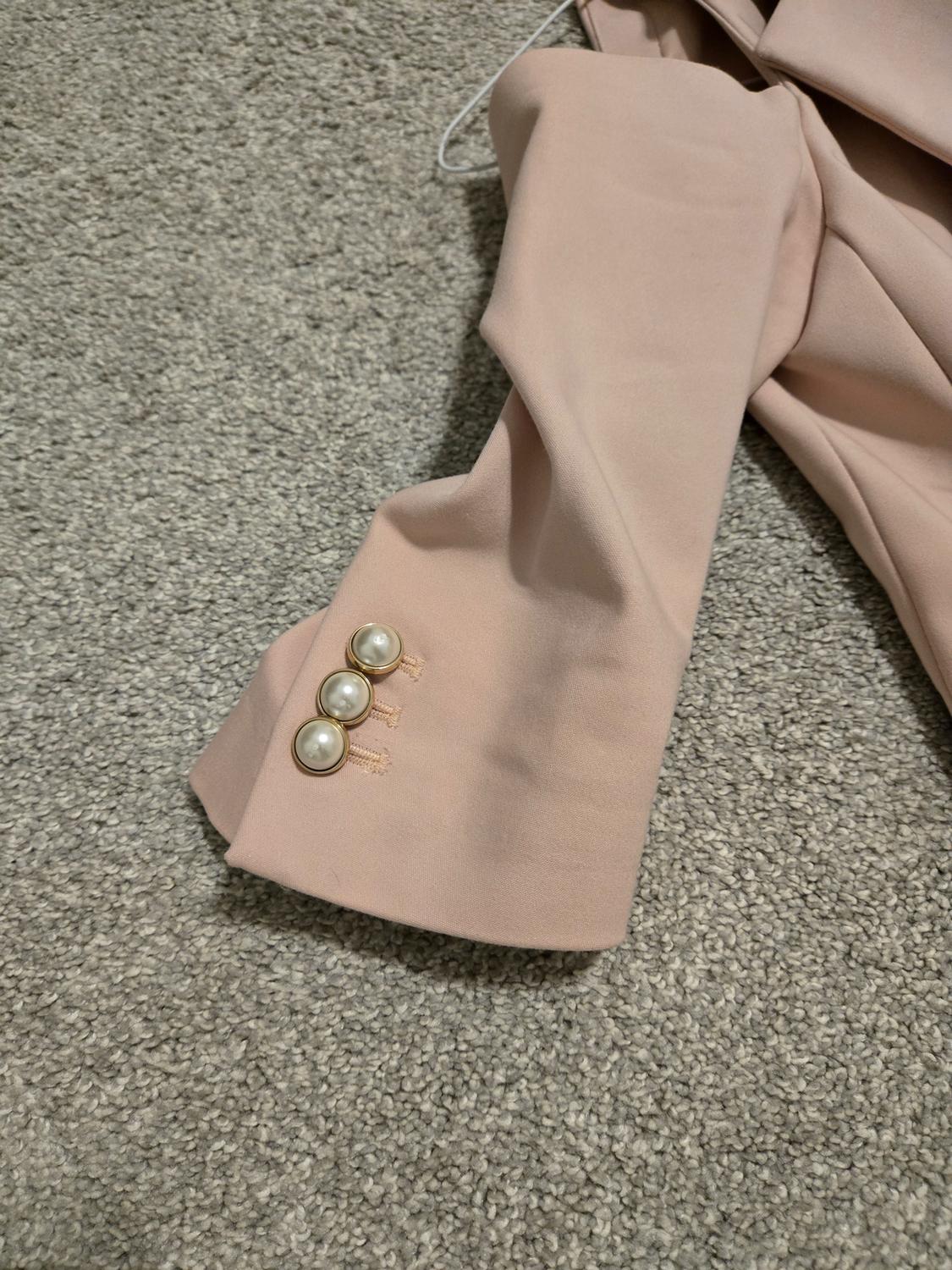 COLD SHOULDER BLAZER WITH PEARL BUTTONS - Image 3