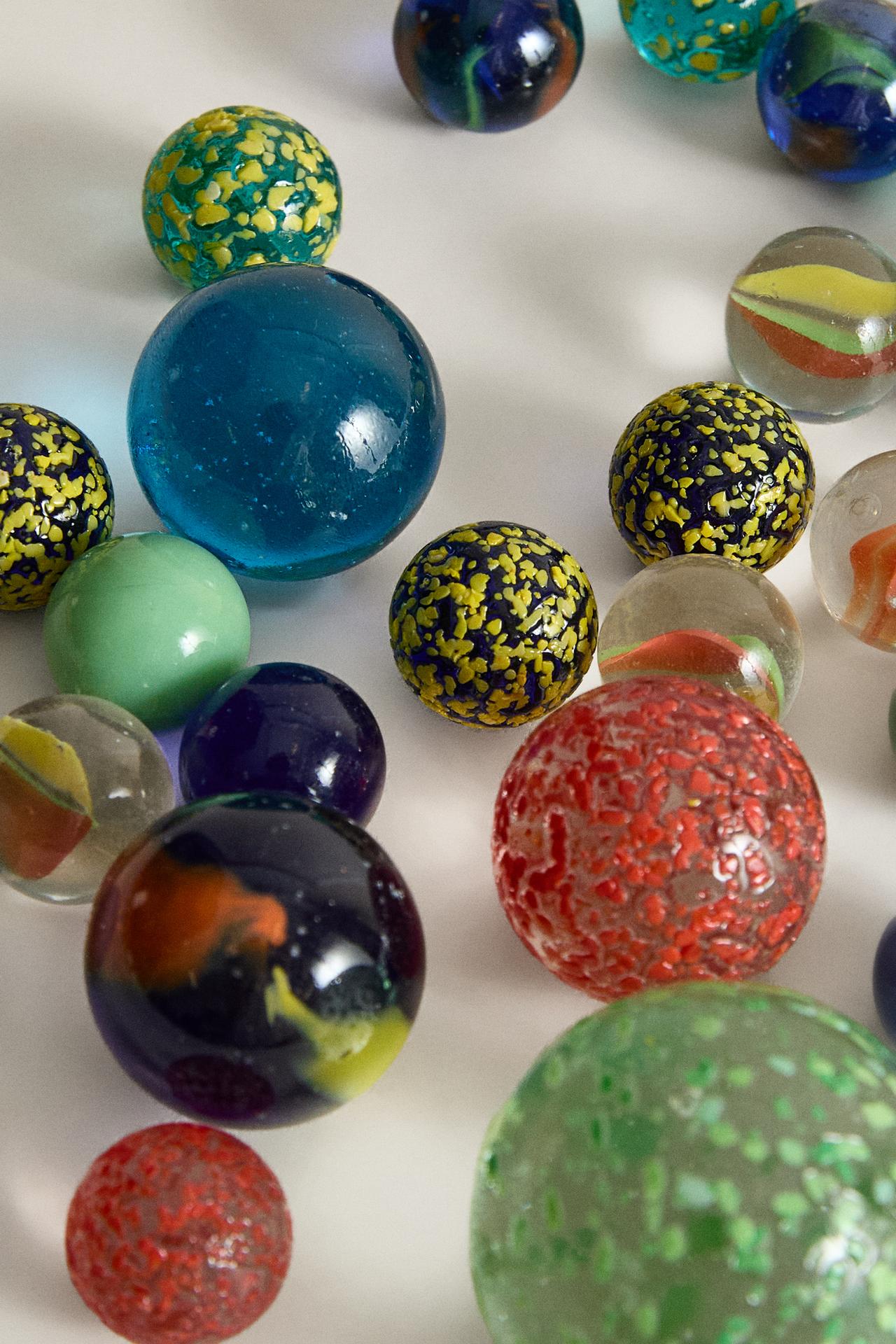 CHILDREN’S MARBLE SET (30 PIECES) — Multicoloured