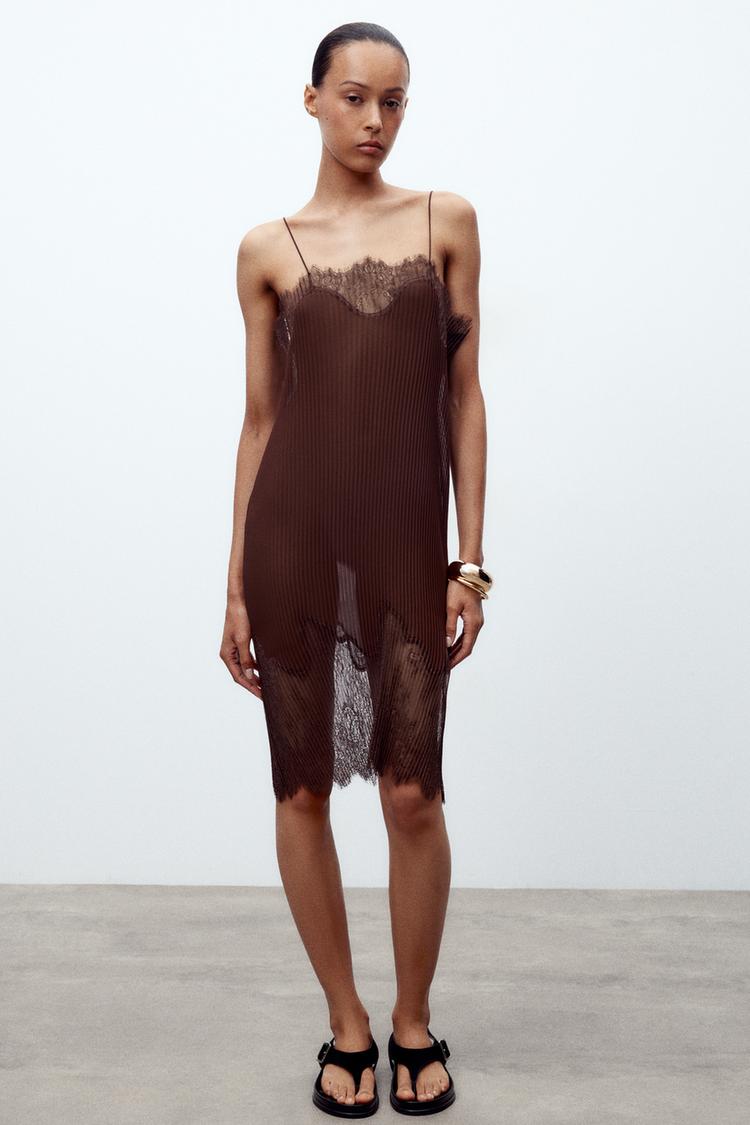 LACE PLEATED DRESS